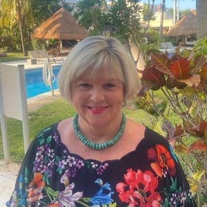 Meet your Posher, Andrea